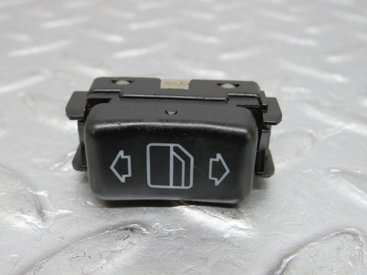 38086 Mercedes-Benz A124 320E Electric Window Switch Left Side 1248209310