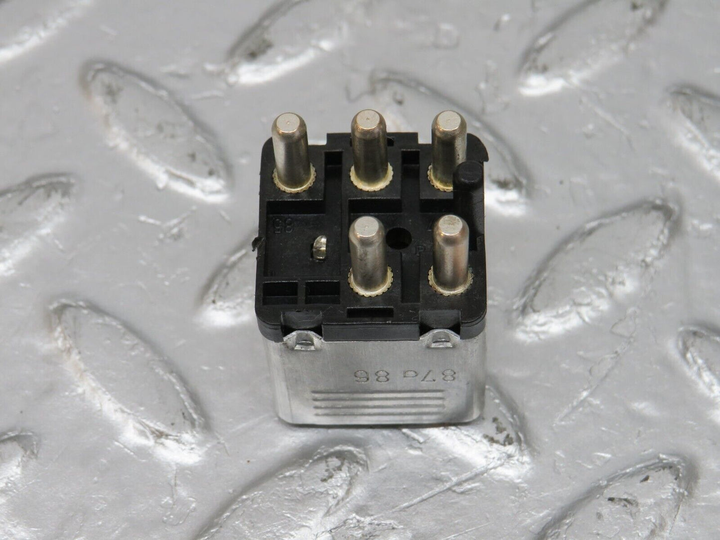 33597 Mercedes-Benz W201 190E 2.0L Multi Purpose Relay 0015420219