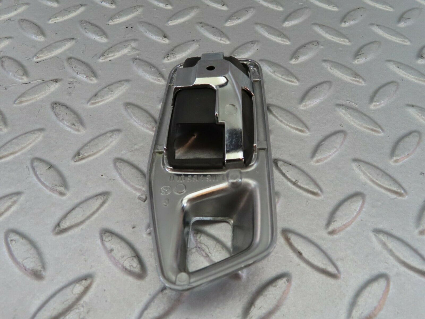7594 Mercedes-Benz S123 230TE Wagon Chrome Frame For Door Handle 1087660111