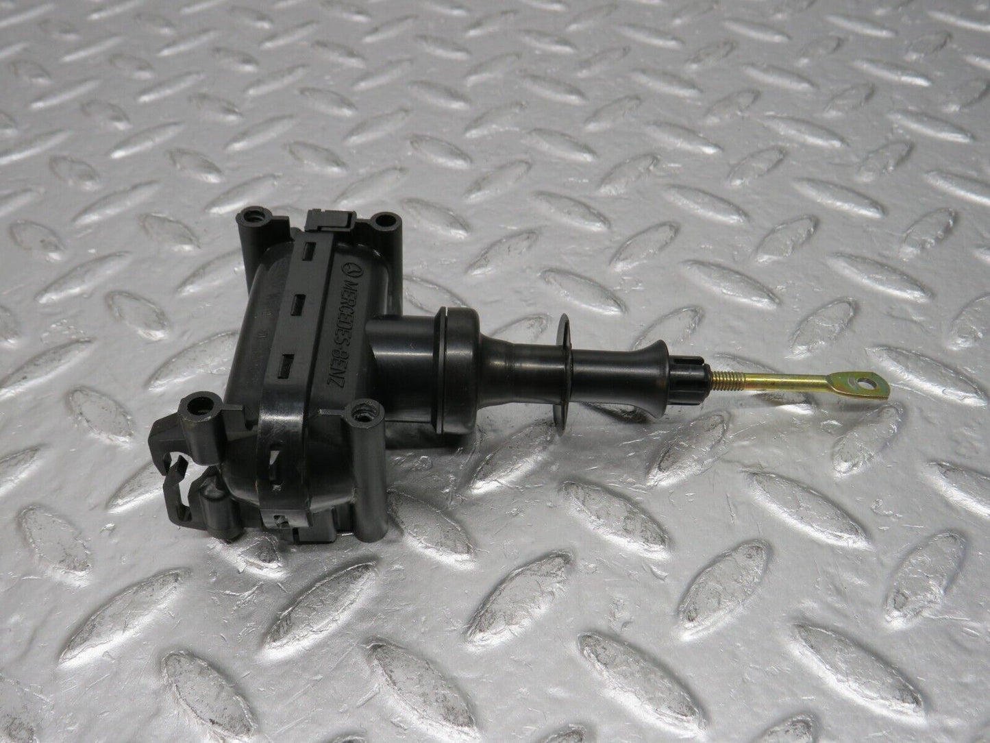 32448 Mercedes-Benz S124 300TE Wagon Door Lock Vacuum Actuator Rear Right