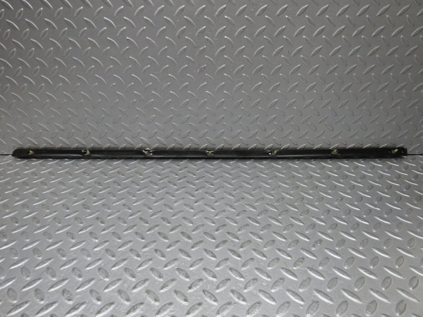 37435 Mercedes-Benz W109 300SEL Front Left Door Centre Moulding Trim
