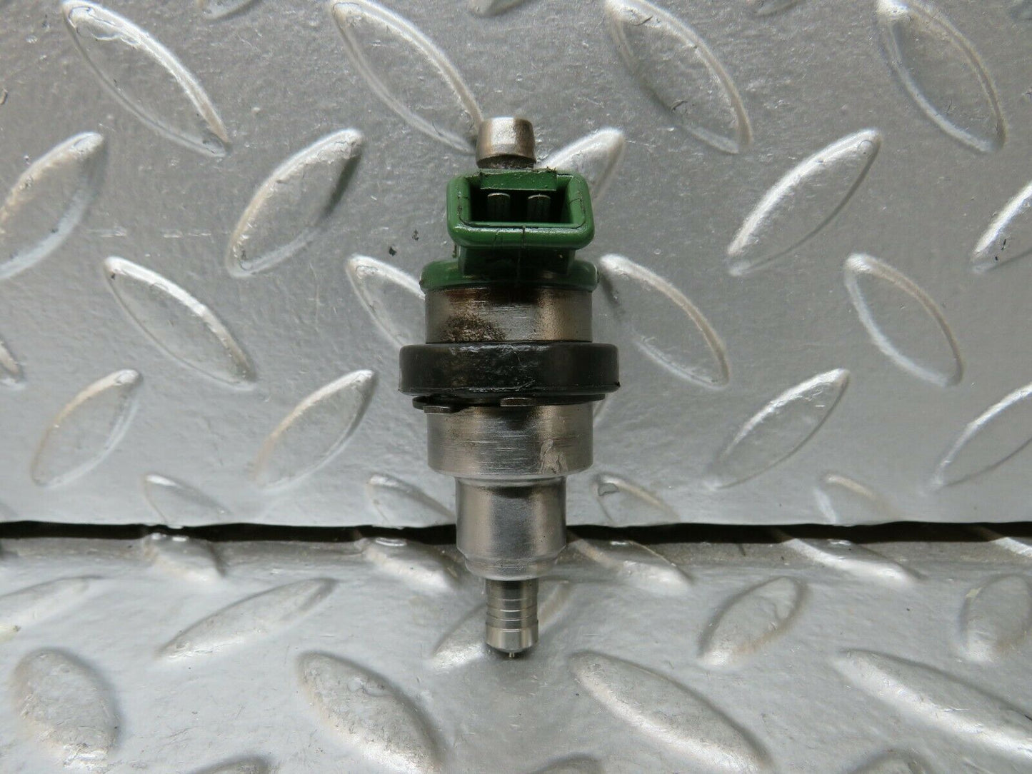 23664 Mercedes-Benz W114 280E Fuel Injector Bosch 0280150014