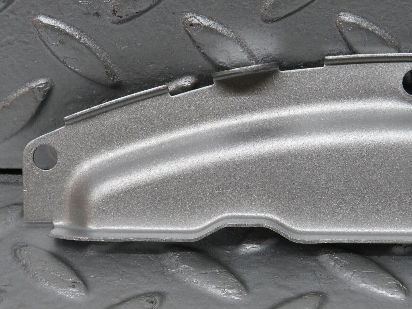 33058 Mercedes-Benz C107 R107 350 V8 Gearbox Flange Cover