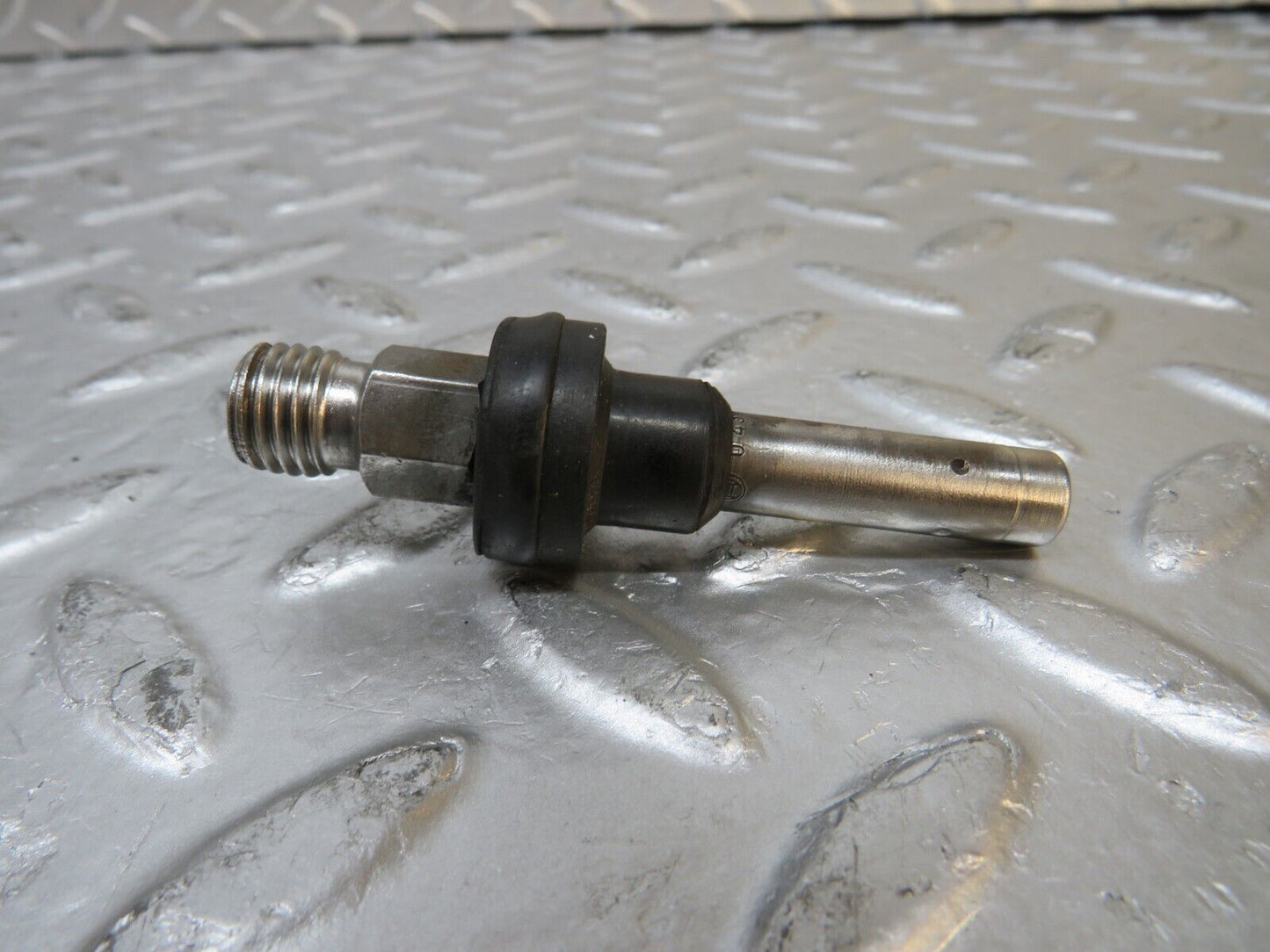 29927 Mercedes-Benz W123 230E Fuel Injector Bosch 0437502010