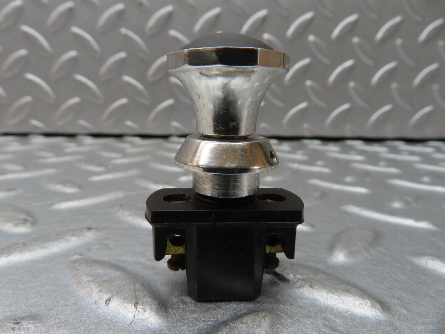 18981 Mercedes-Benz W121 190b Ponton Bakelite Switch 2612
