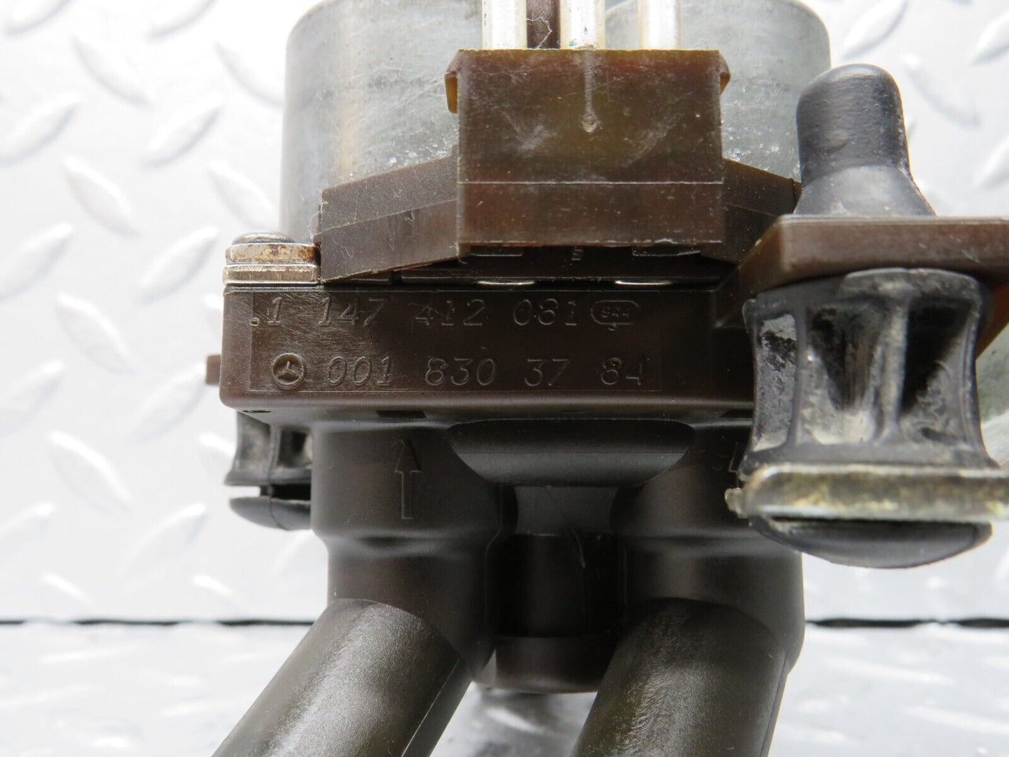 38033 Mercedes-Benz A124 320E Cabriolet Water Pump 0018303784 1147412081