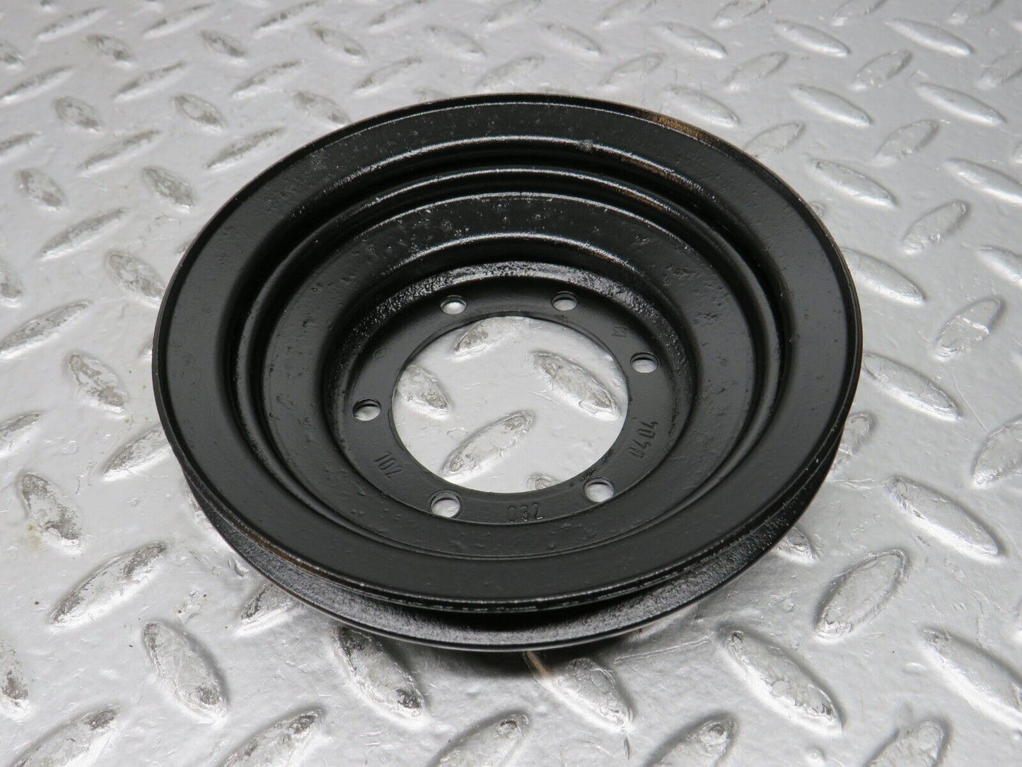 32020 Mercedes-Benz W123 230E Crankshaft Pulley 1020320404