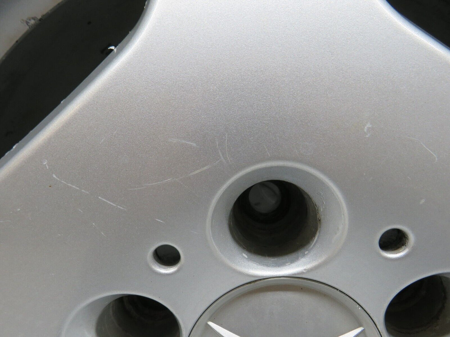 38189 Mercedes-Benz A124 Alloy Wheel 7Jx15H2 ET37 KBA44301