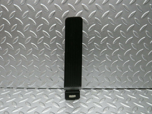 22368 Mercedes-Benz C124 E220 Coupe Accelerator Pedal With Rubber 1263000504