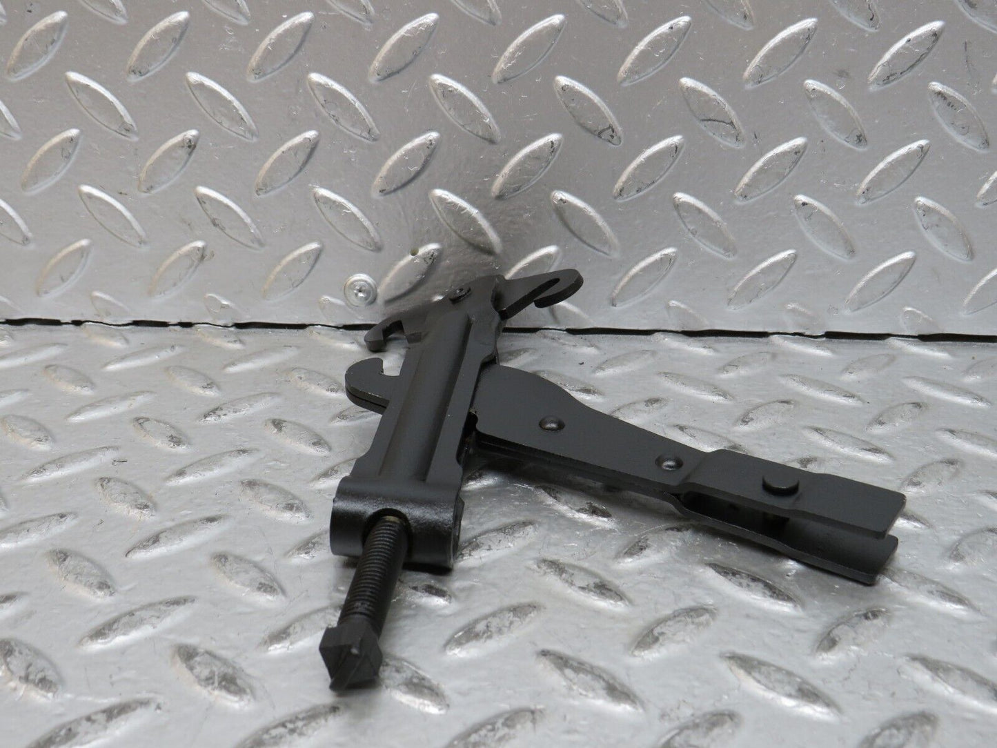 28376 Mercedes-Benz S123 240D Wagon Handbrake Adjusting Handbrake Regulator