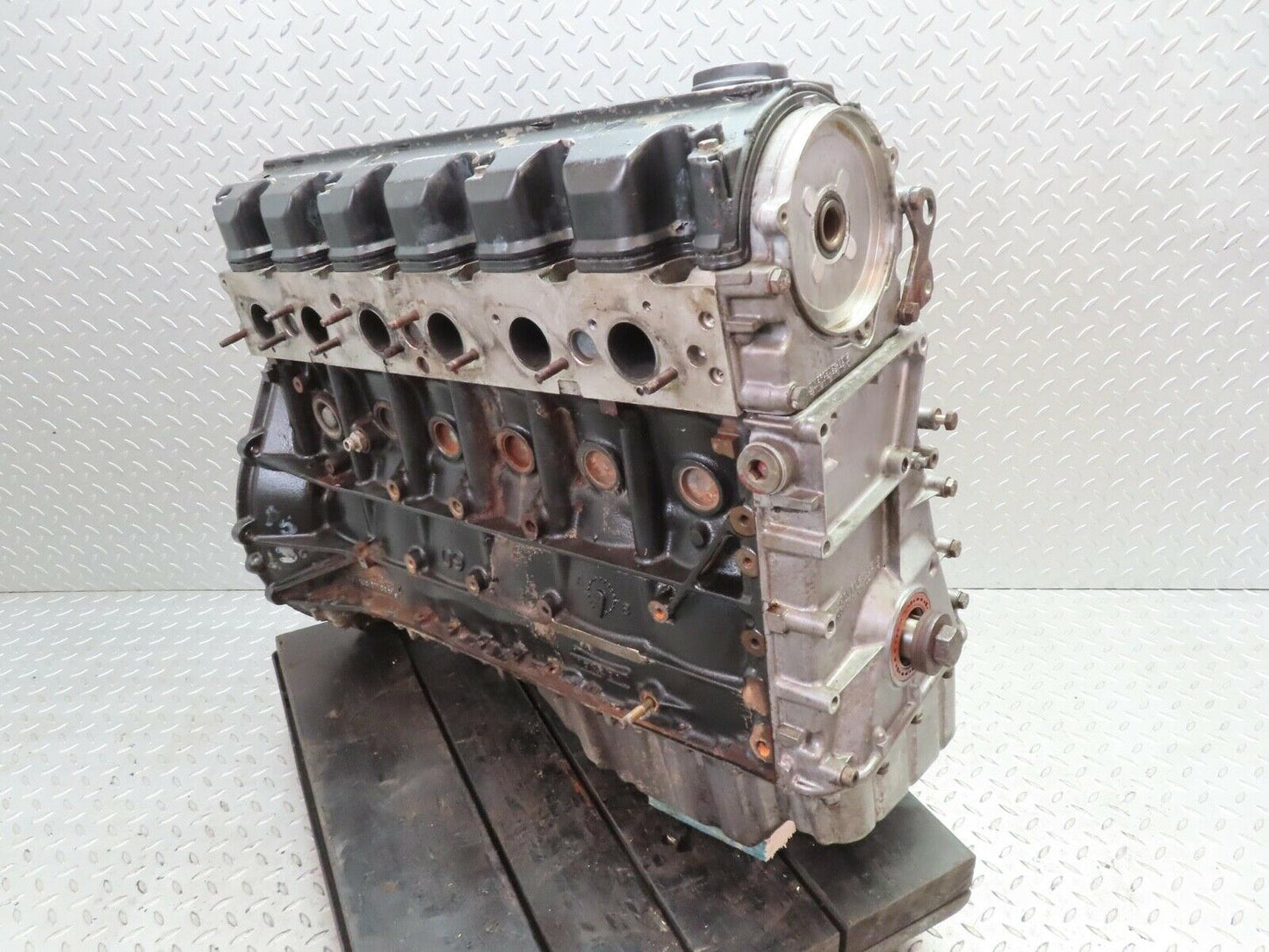 16527 Mercedes-Benz W124 260E 6 Cylinder Petrol Engine M103.940