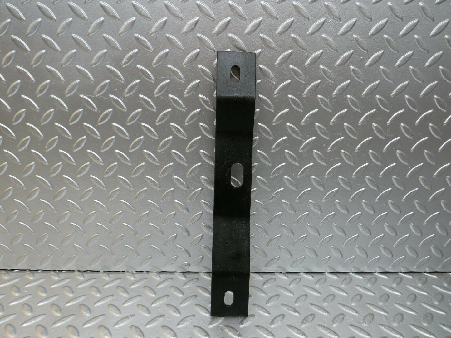 24563 Mercedes-Benz W108 Front Bumper Bracket