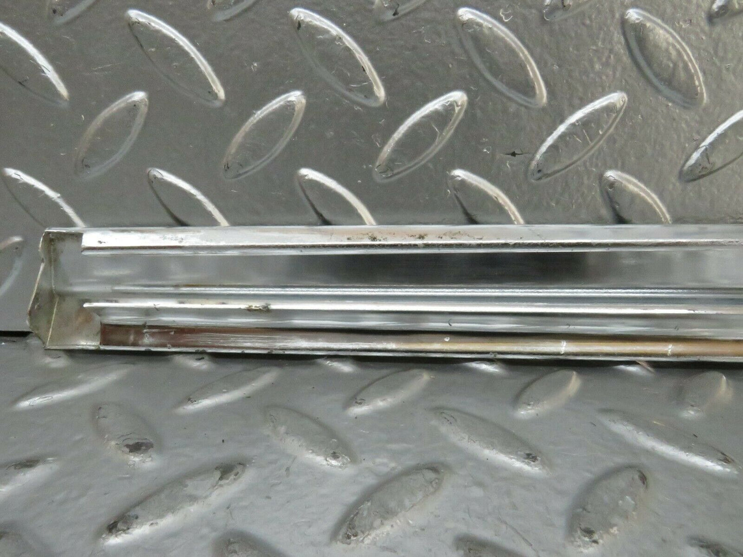 23818 Mercedes-Benz C107 450SLC Coupe Rear Left Window Chrome