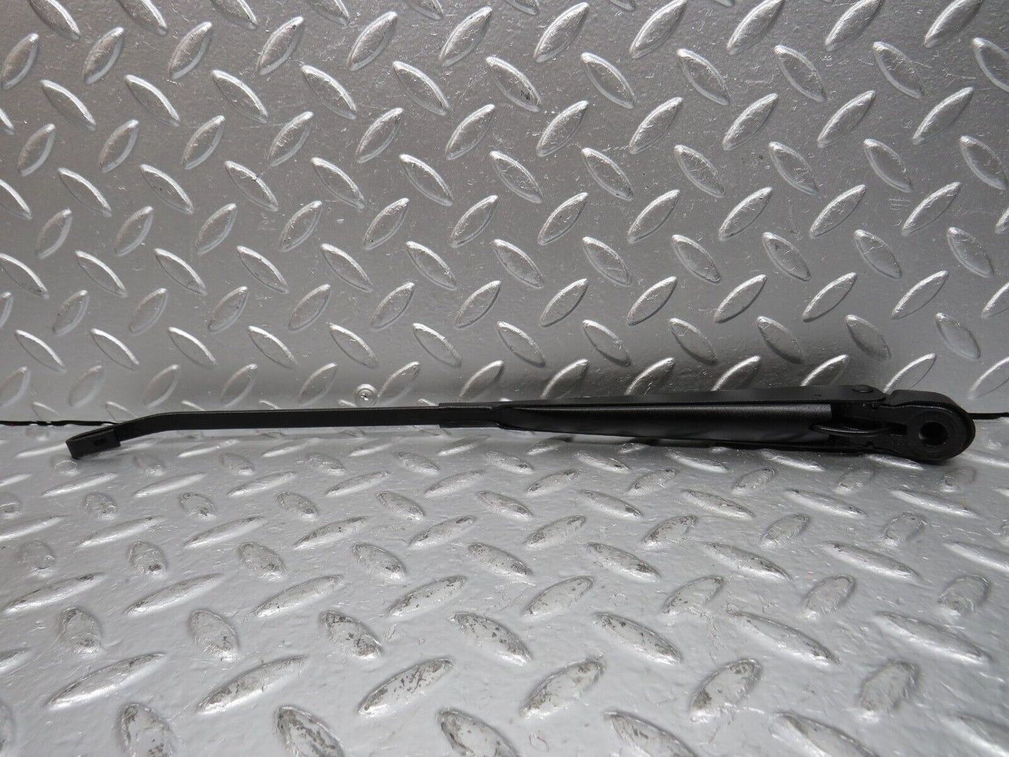 31160 Mercedes-Benz W123 200D Wiper Arm Bosch Right Side