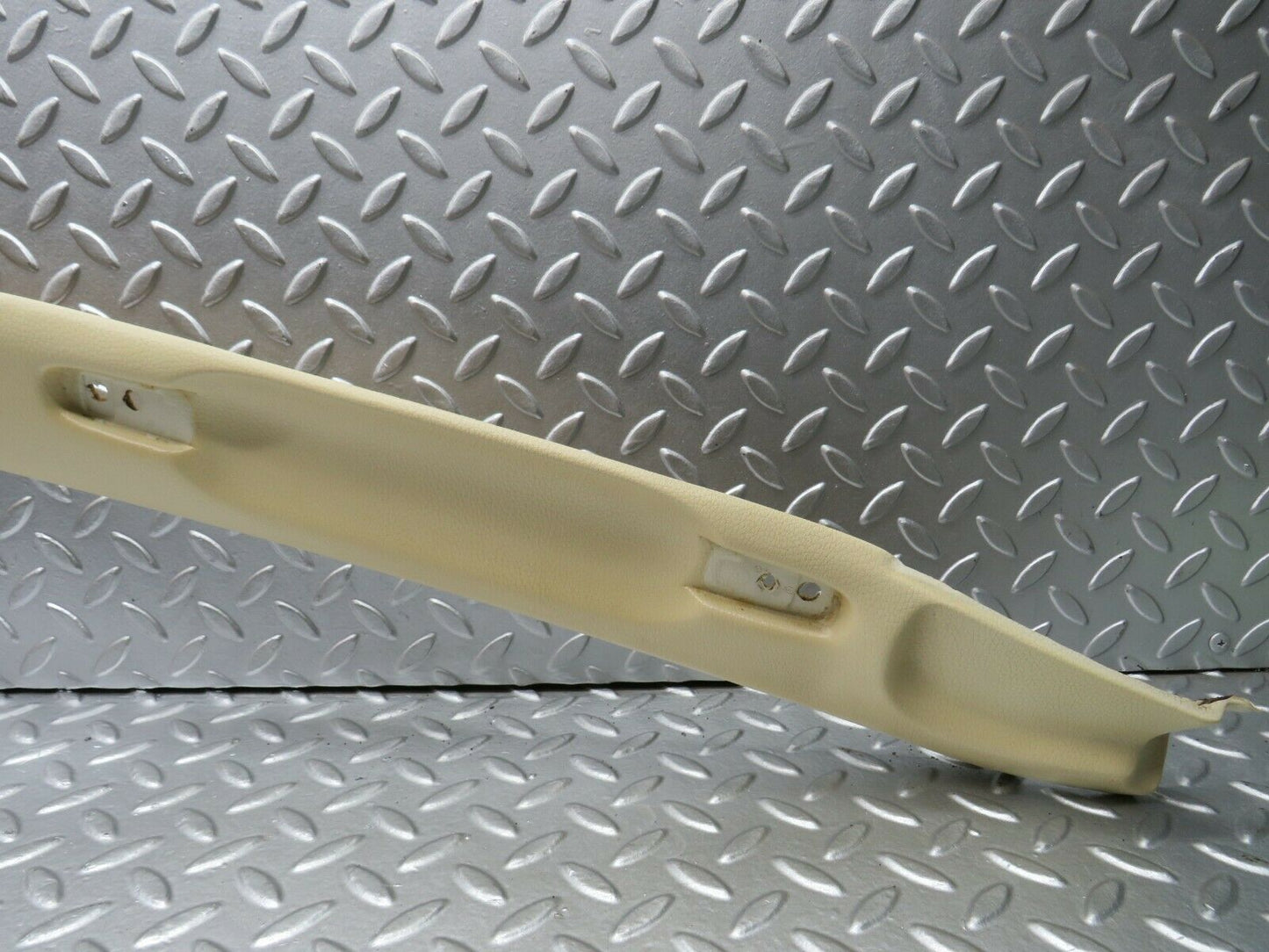 22660 Mercedes-Benz C107 450SLC Coupe C Pillar Cover Left Side Cream
