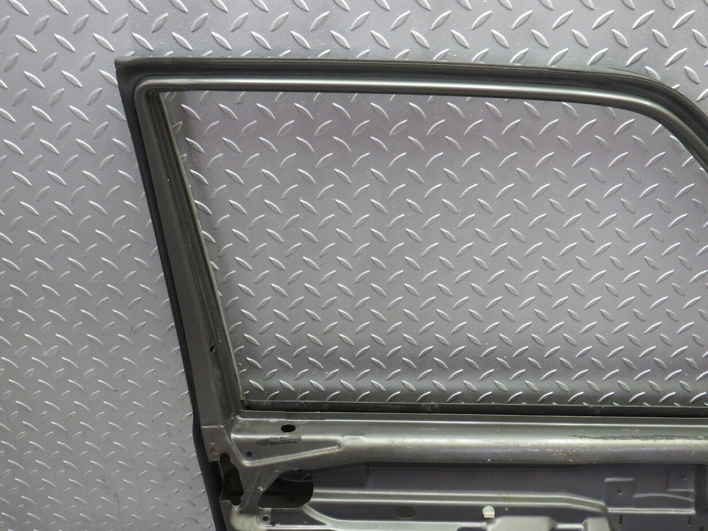 36222 Mercedes-Benz W126 420SE Front Left Door