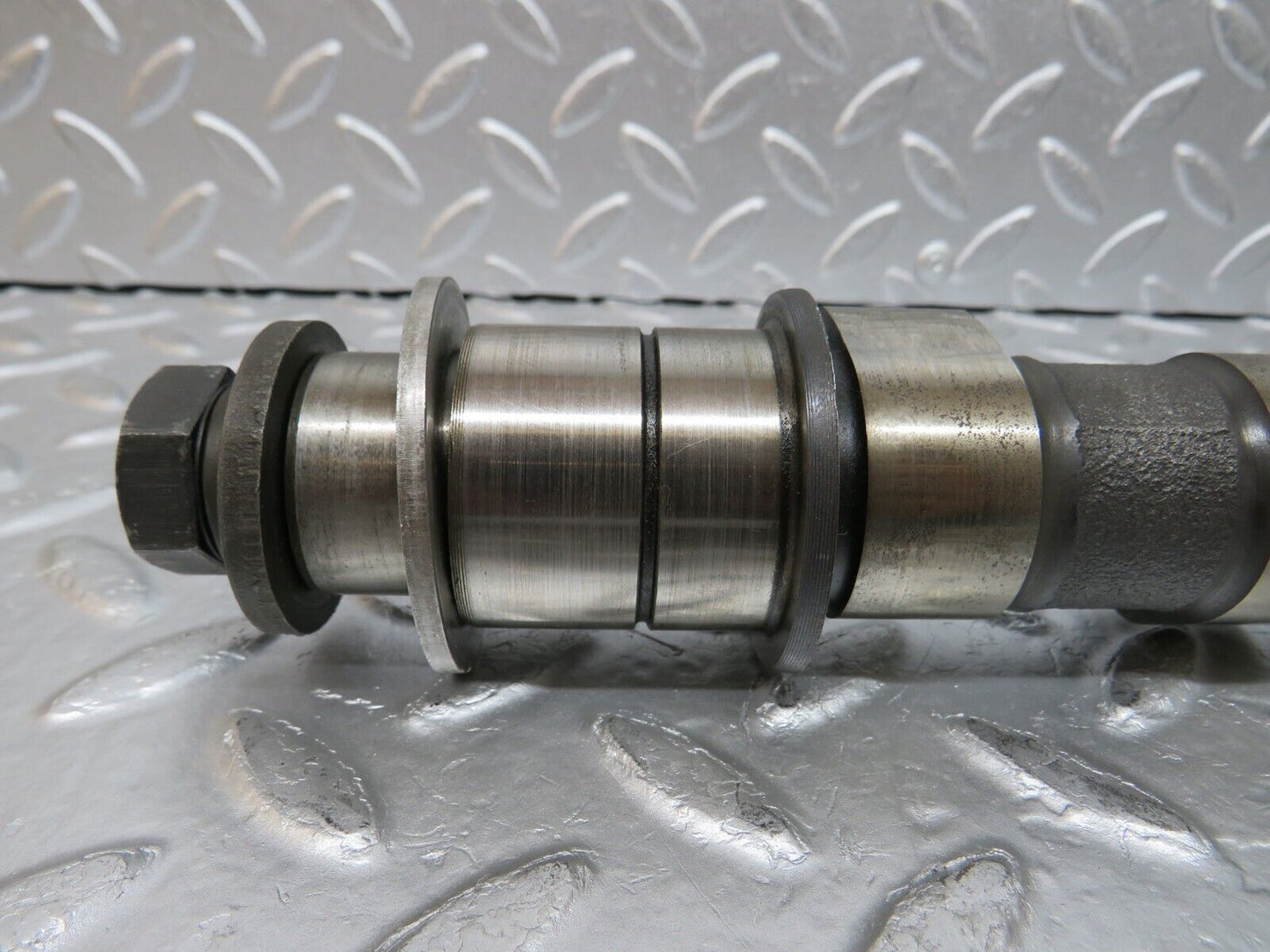 0878 Mercedes-Benz W123 240D Camshaft 6160510201