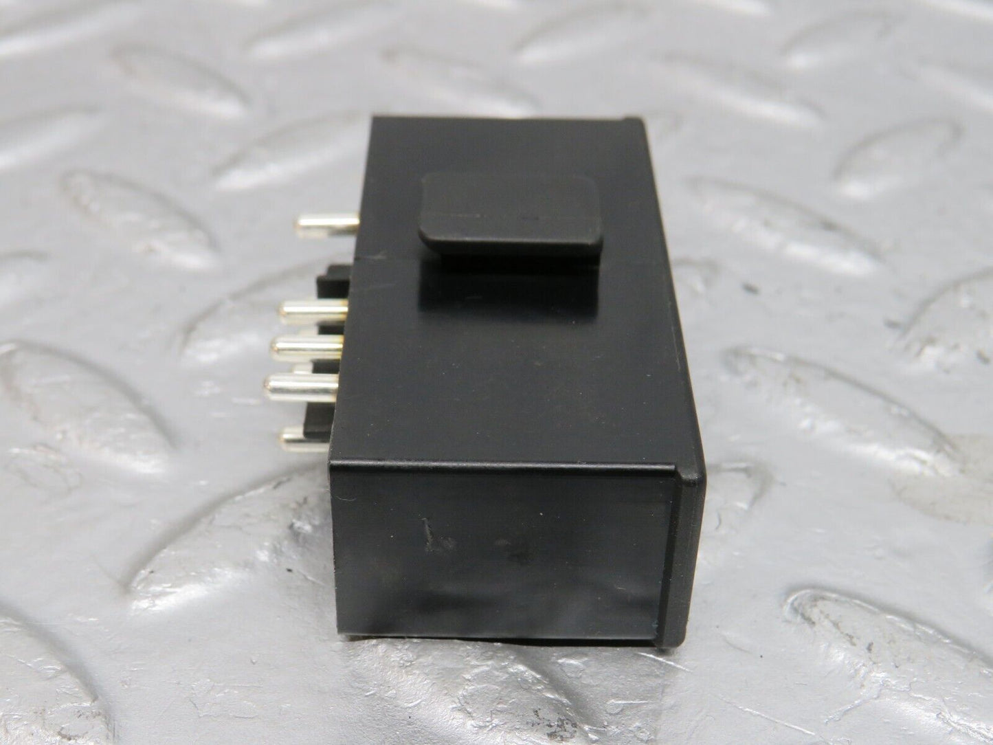 39651 Mercedes-Benz R129 320SL Coupe Seat Locking Relay 1298210147