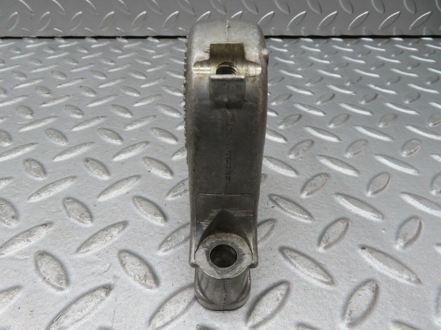 17728 Mercedes-Benz W116 450SEL Camshaft Tower Bearing 1160514312