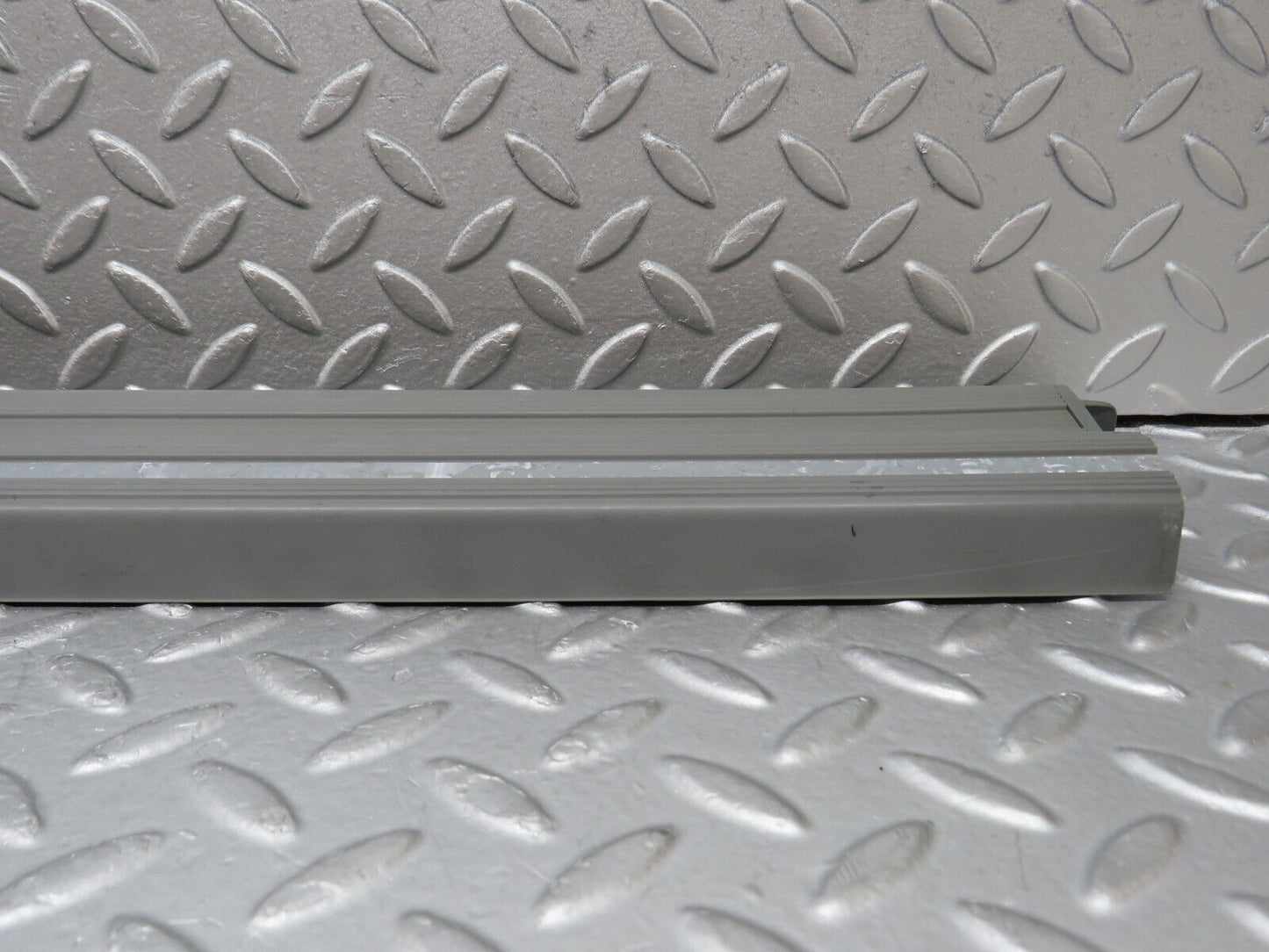 35989 Mercedes-Benz W126 420SE Front Right Door Sill Trim Grey