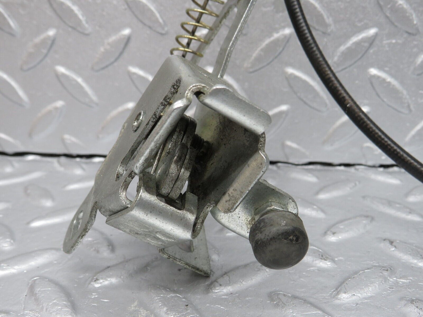 40178 Mercedes-Benz R107 350SL Coupe Soft Top Mechanism Lock With Cable Right