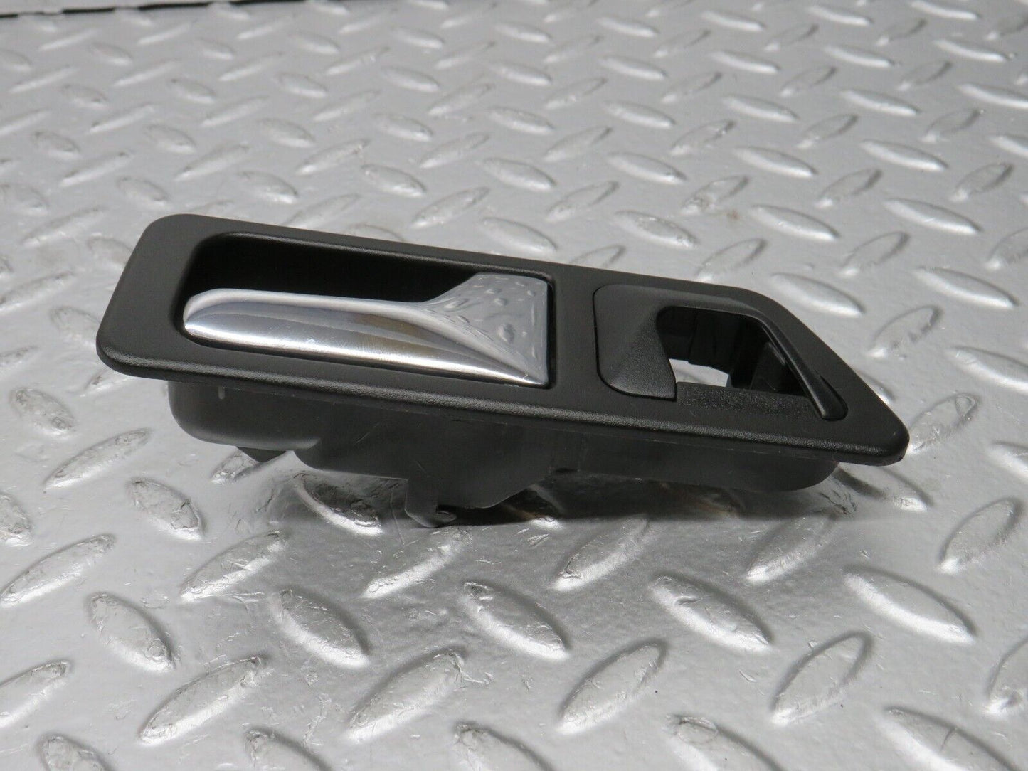 31635 Mercedes-Benz W201 190LE 1.8L Rear Right Interior Door Handle 2017660264
