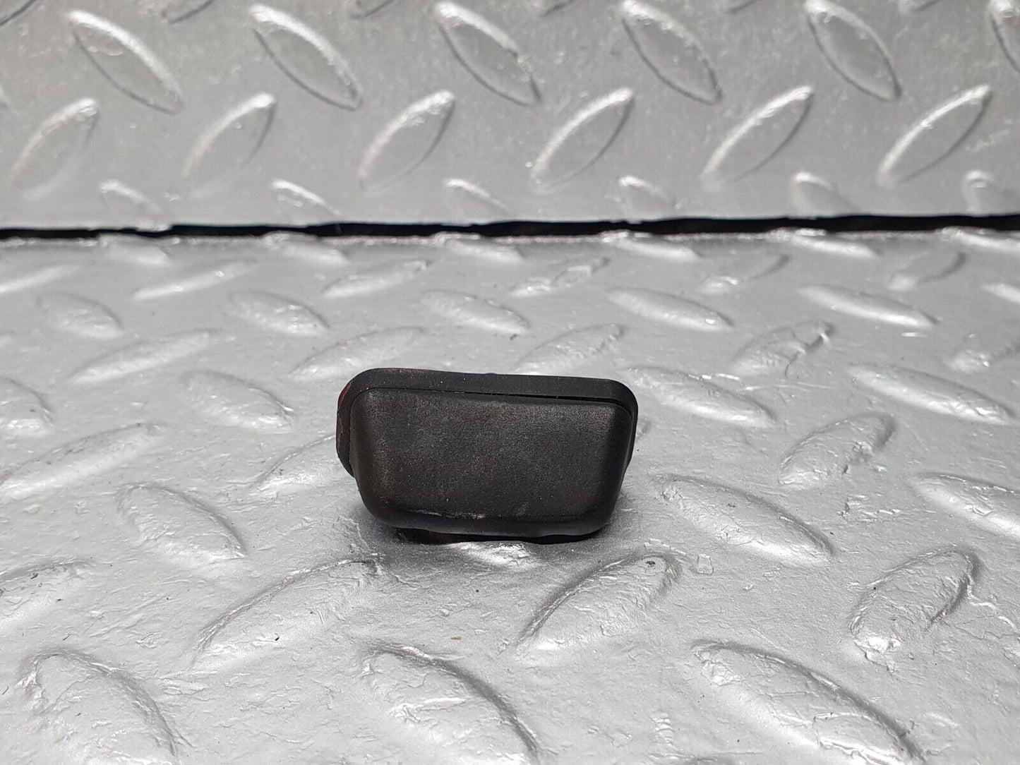 41301 Mercedes-Benz S124 E220 Wagon Windscreen Washer Nozzle