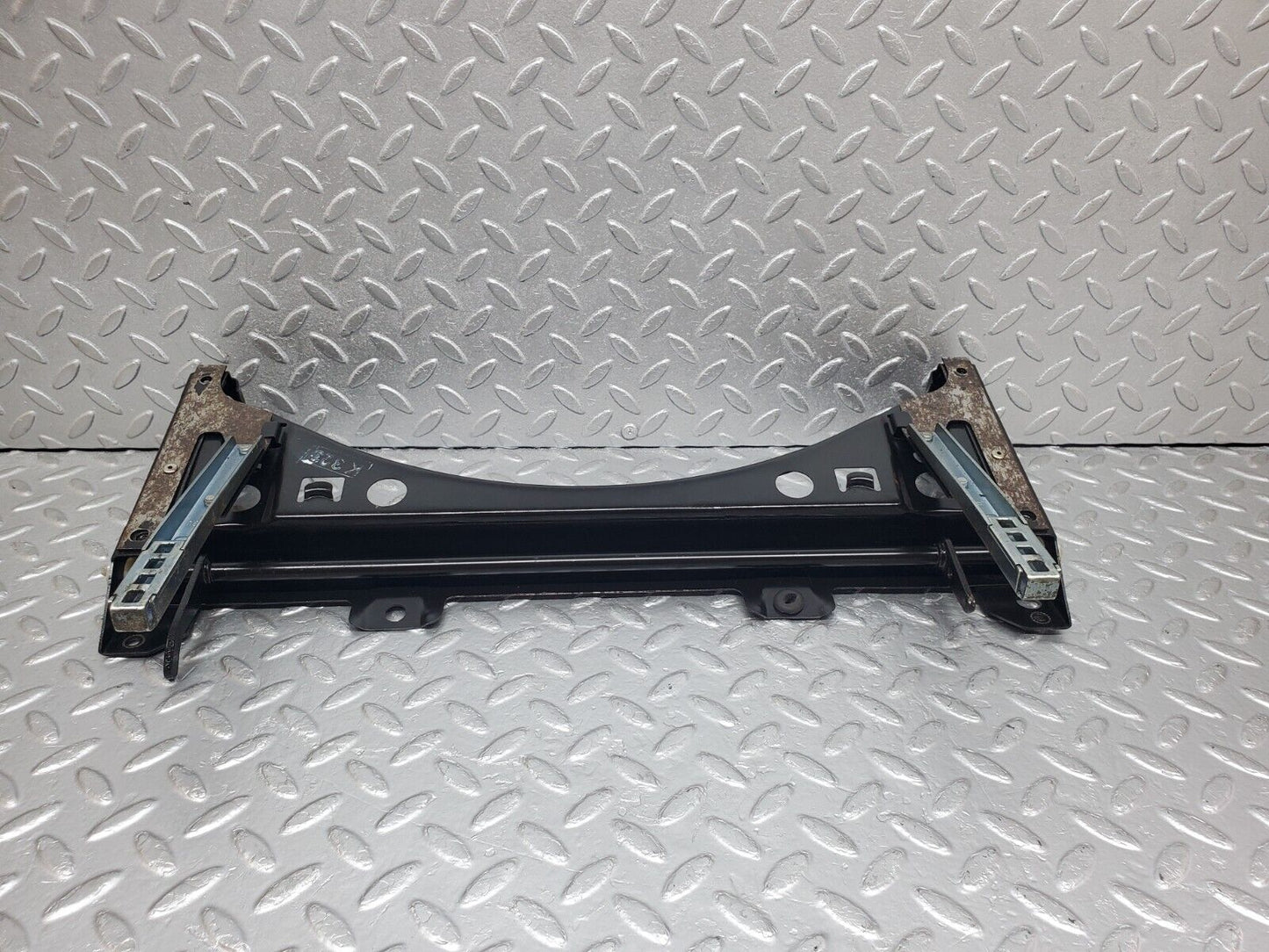 44549 Mercedes-Benz W123 280E Front Right Seat Sliding Mechanism