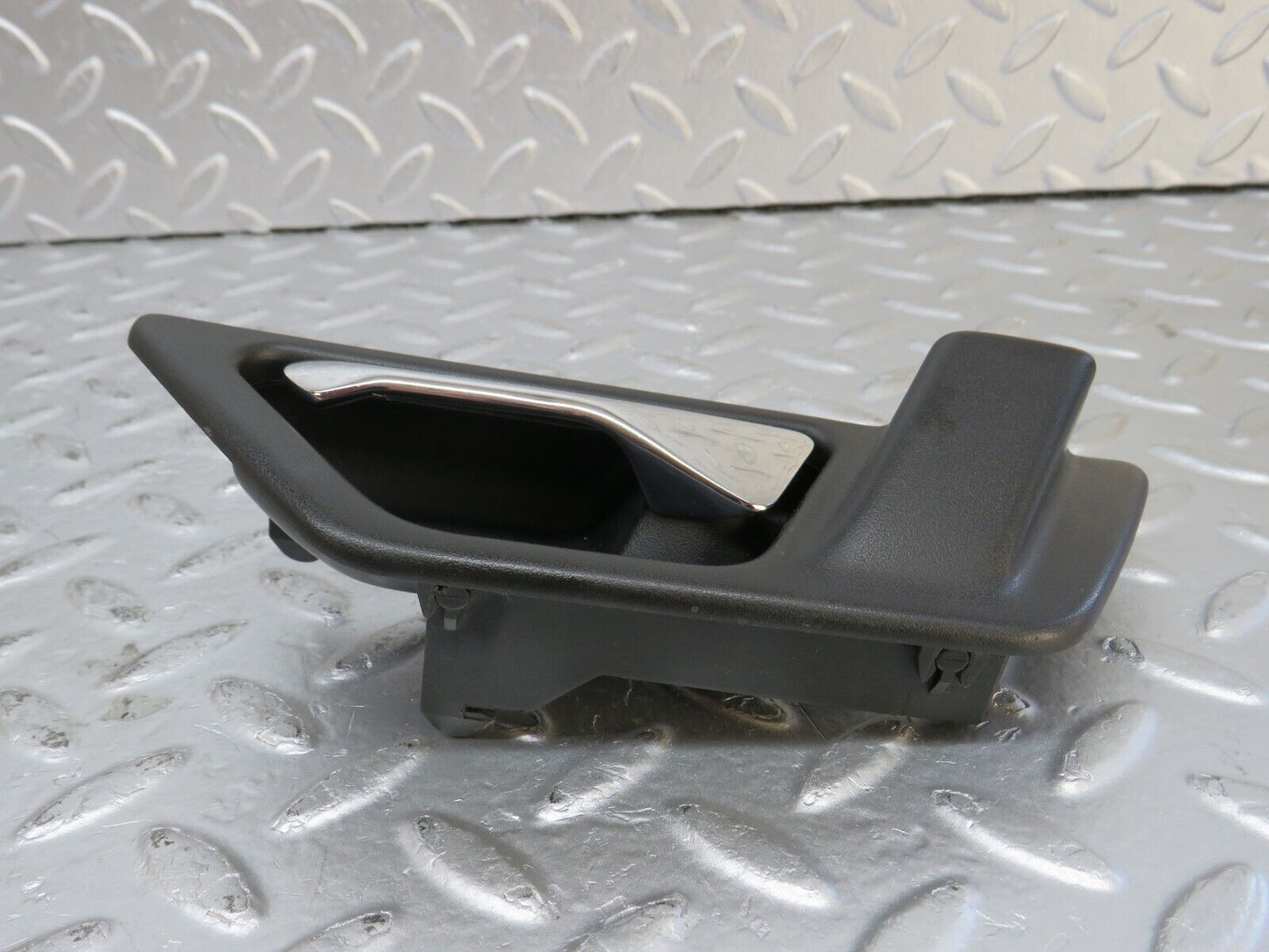 33907 Mercedes-Benz W124 260E Interior Door Handle Front Left 1247600161