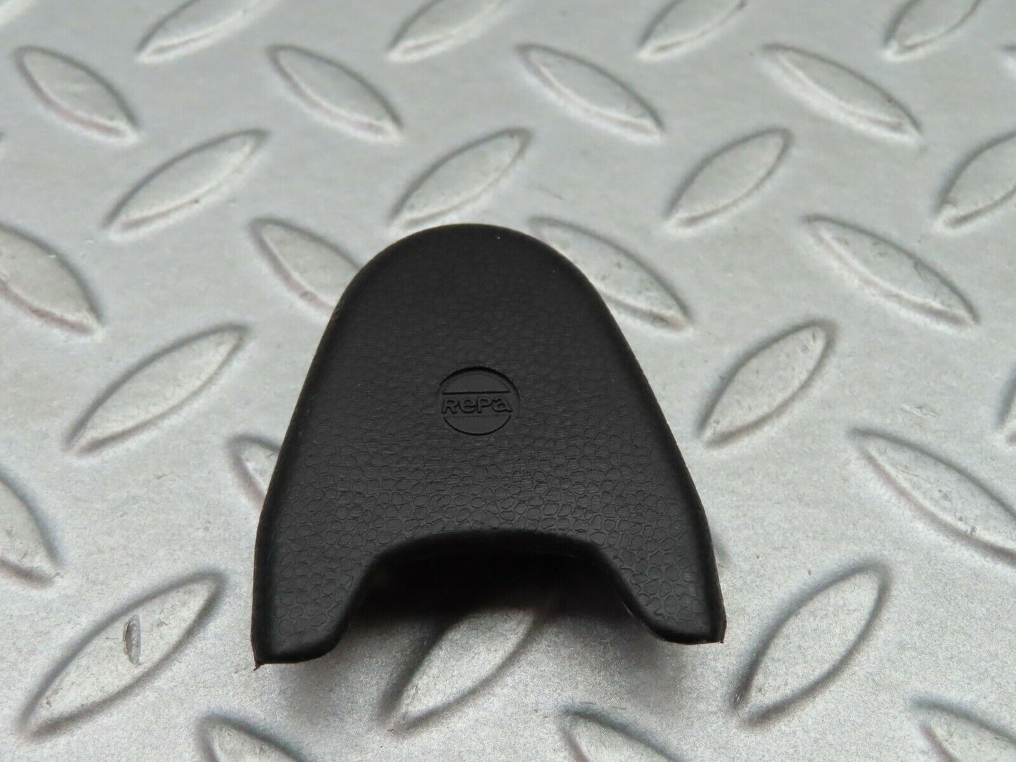 5737 Mercedes-Benz W123 200 Seat Belt Plastic Cap 0008680430