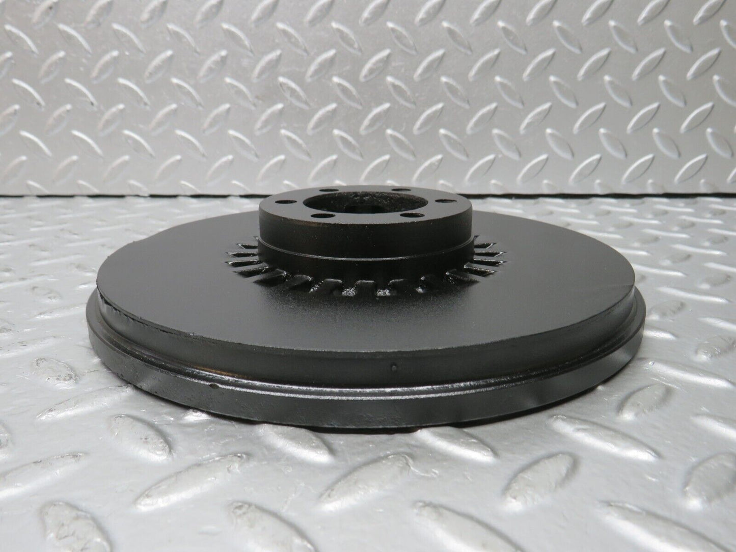 32909 Mercedes-Benz W123 300D Crankshaft Vibration Damper 365R11580