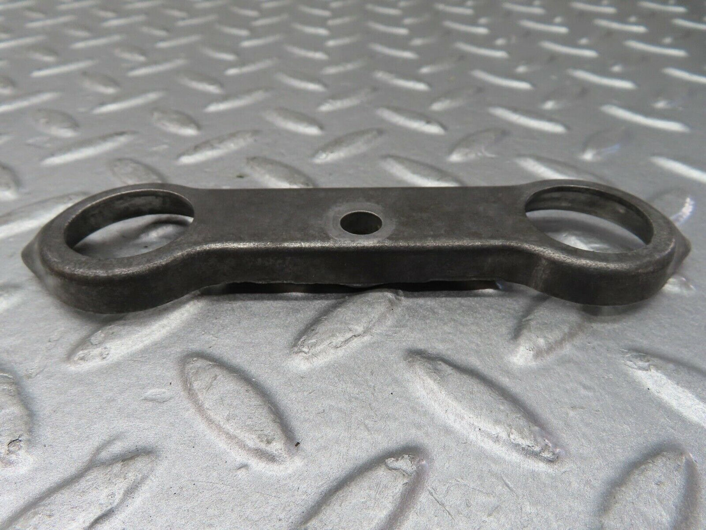 20365 Mercedes-Benz W114 280CE Coupe Fuel Injector Bracket 1300780341