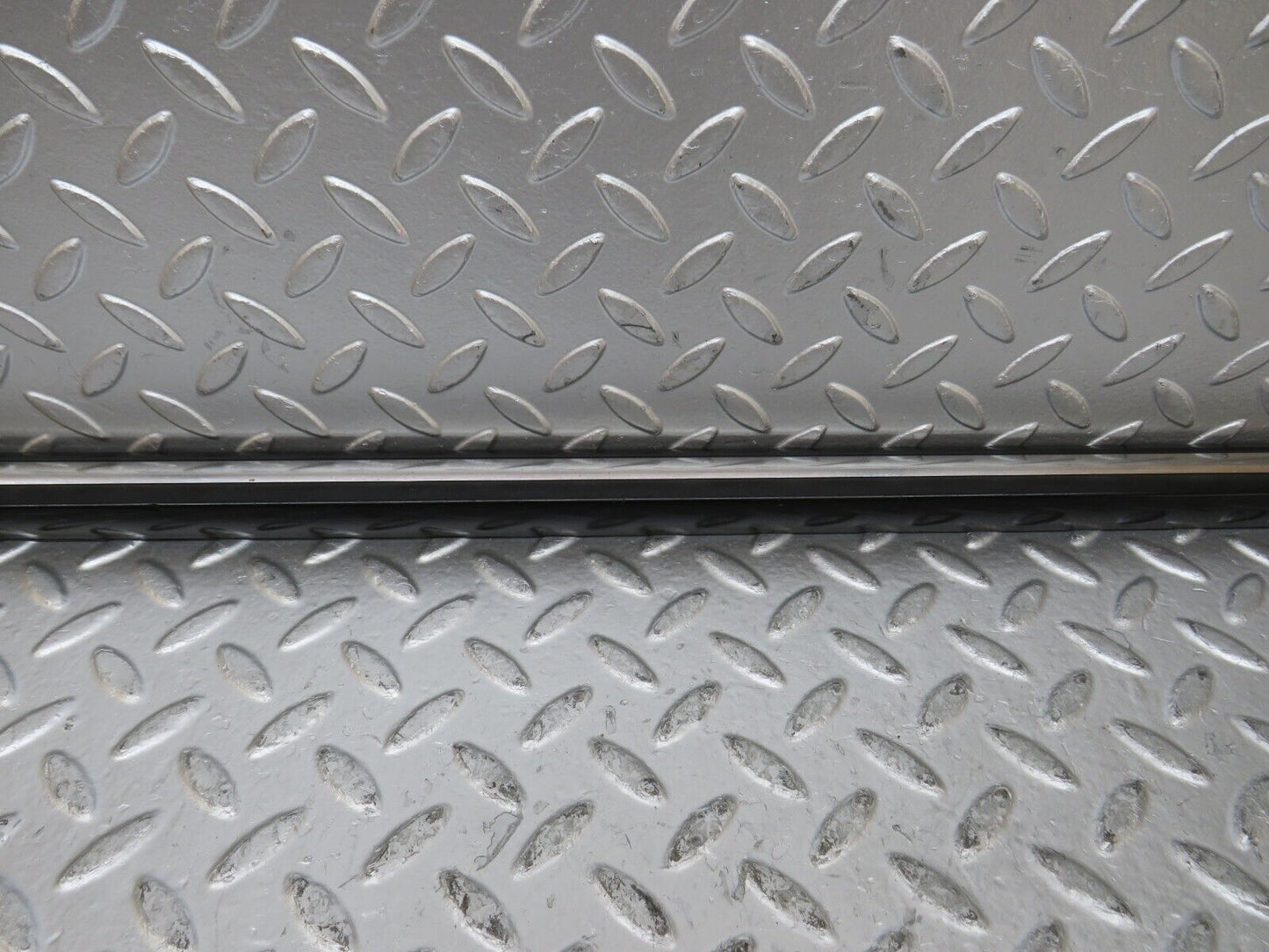 26294 Mercedes-Benz W116 450SE Front Right Door Moulding Trim
