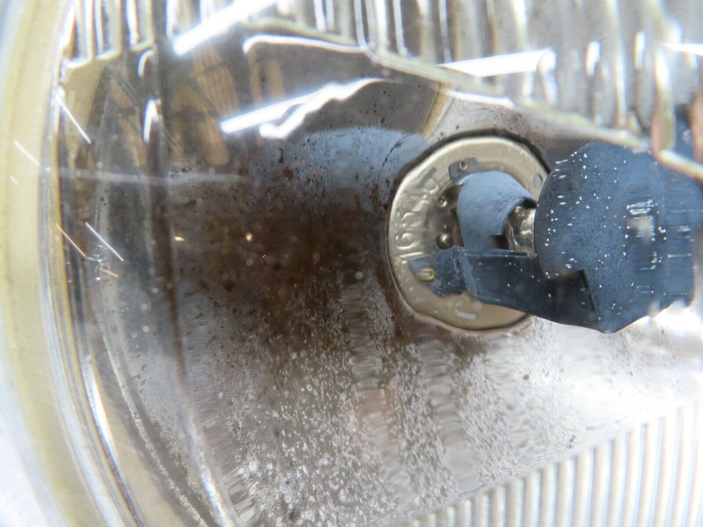 18444 Mercedes-Benz W111 220SE Coupe Headlight IGM 4568 HC