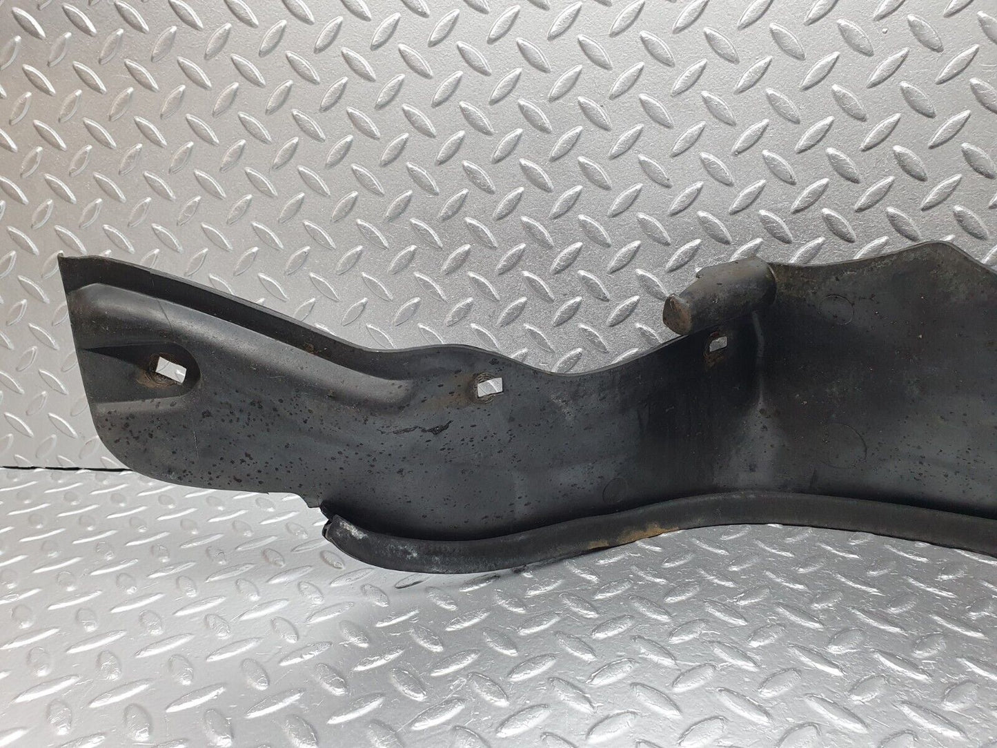 41274 Mercedes-Benz W126 300SE Front Left Inner Fender Splash Guard 1238840535