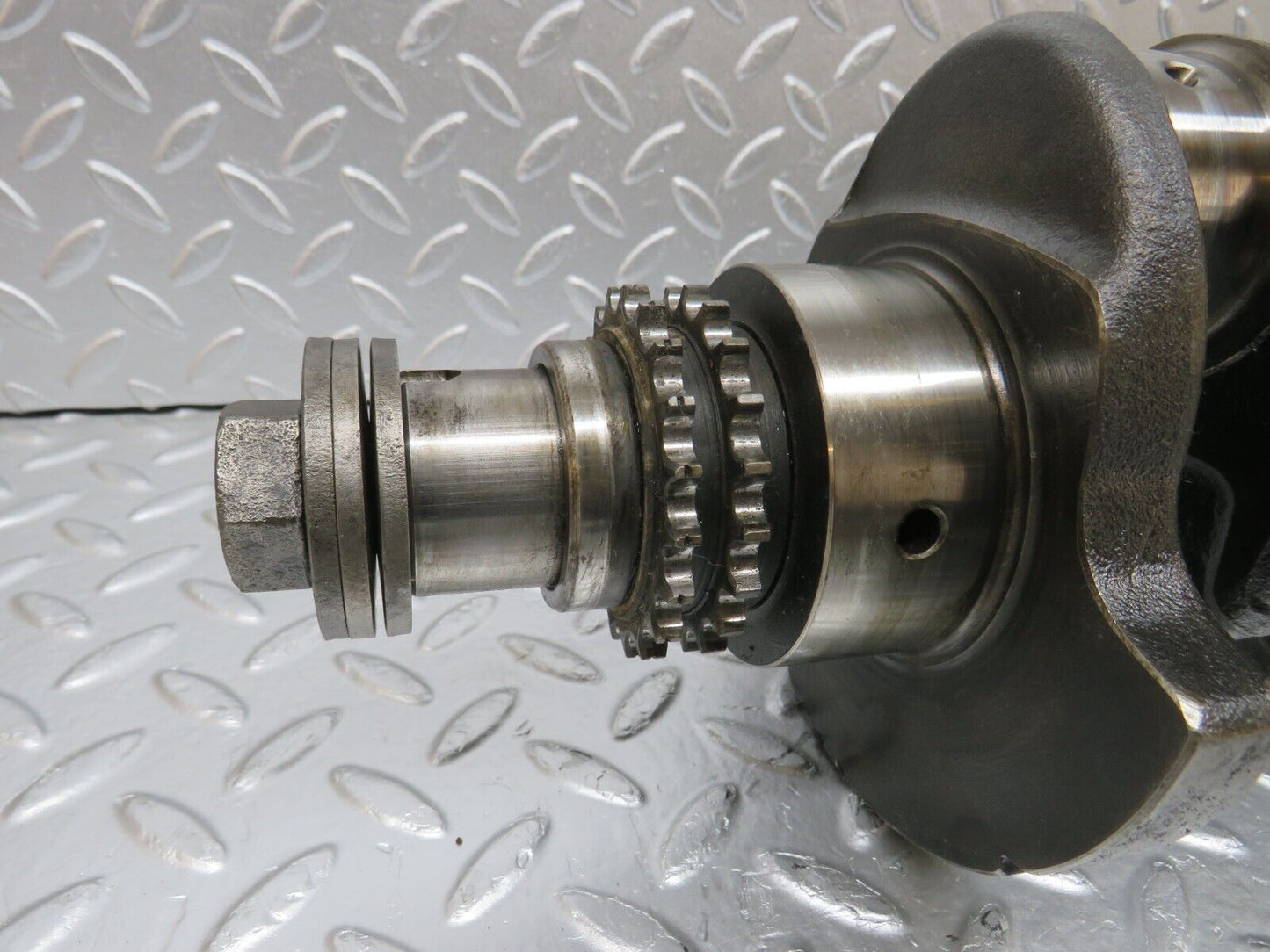 32929 Mercedes-Benz W123 300D Crankshaft OM617.912 6170310401