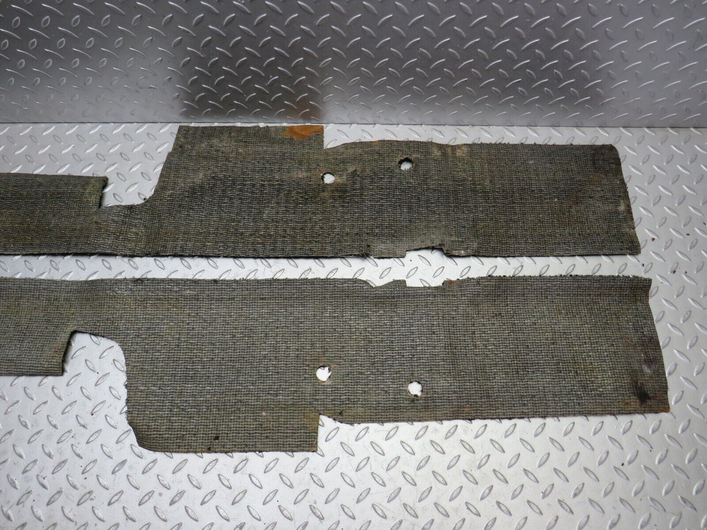28010 Mercedes-Benz W123 280E Front Mat Set Black