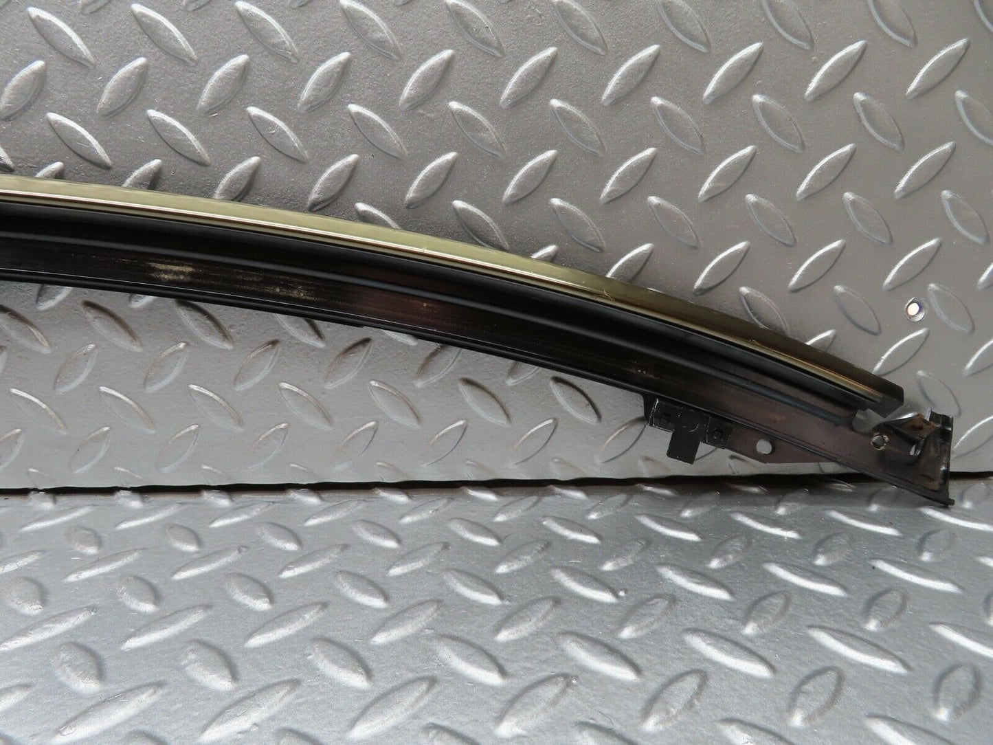 19924 Mercedes-Benz R129 300SL Coupe Front Windscreen Top Chrome Trim