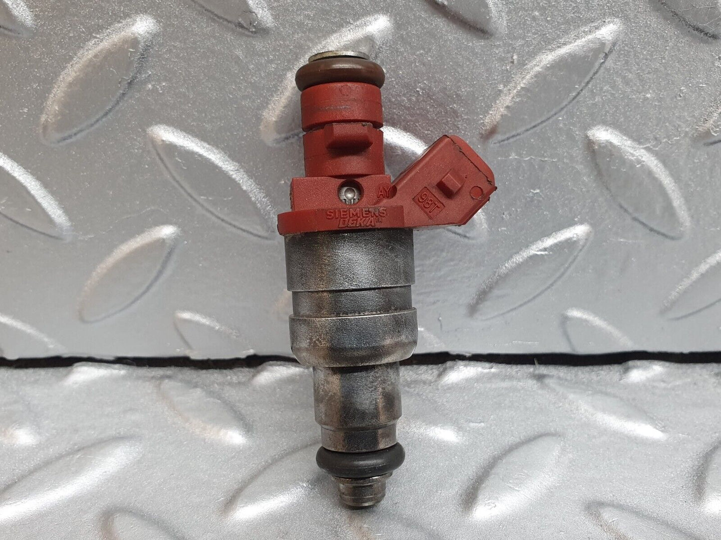 42057 Mercedes-Benz W202 C200 Fuel Injector Siemens 0000788523