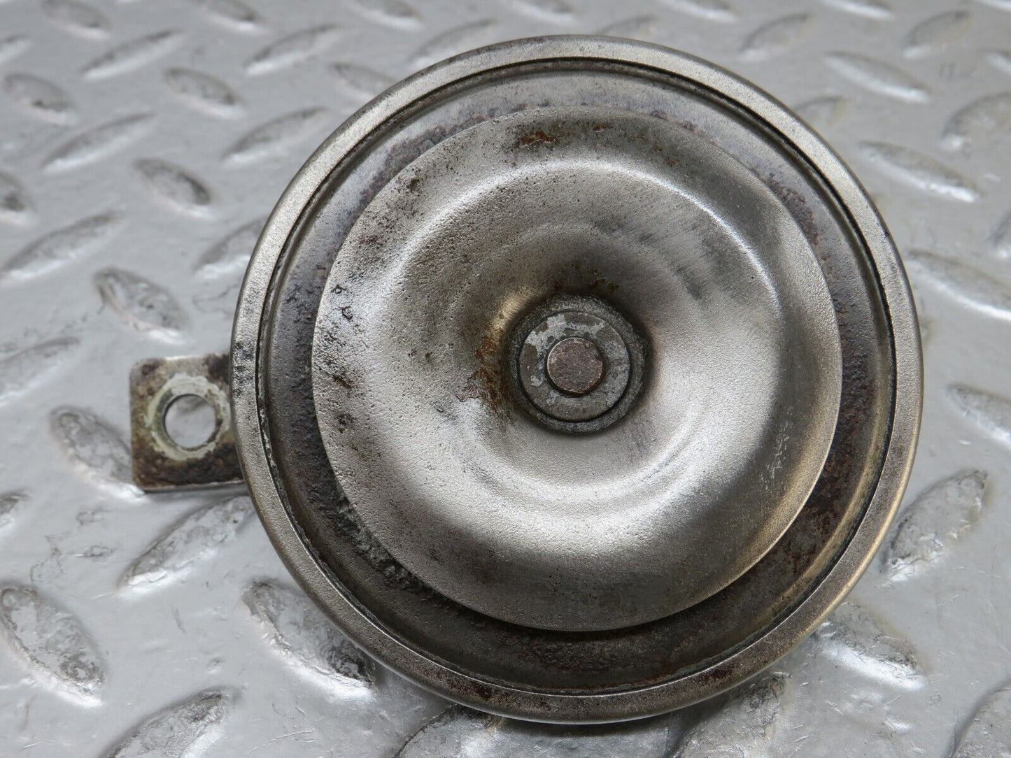 26900 Mercedes-Benz W123 240D Horn 0035424220