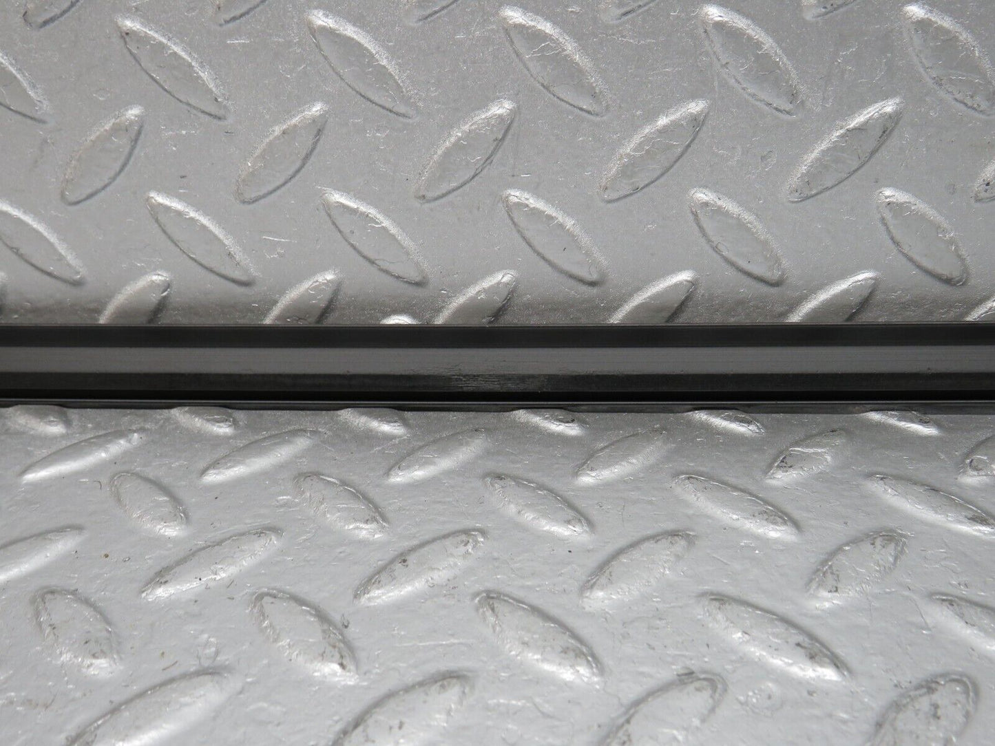 39653 Mercedes-Benz R129 320SL Coupe Right Door Window Moulding Trim