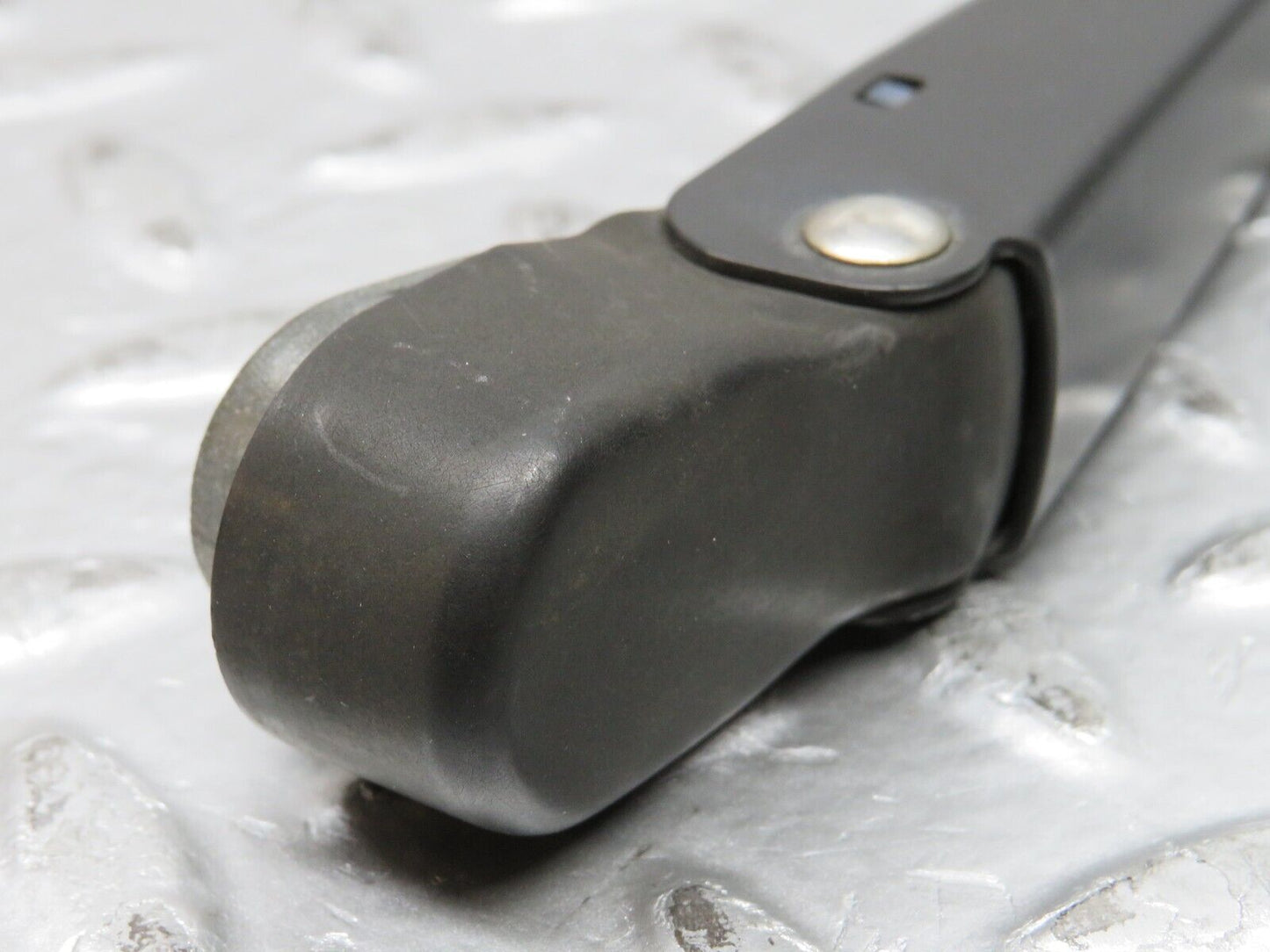 32099 Mercedes-Benz W123 230E Wiper Arm Bosch Left Side