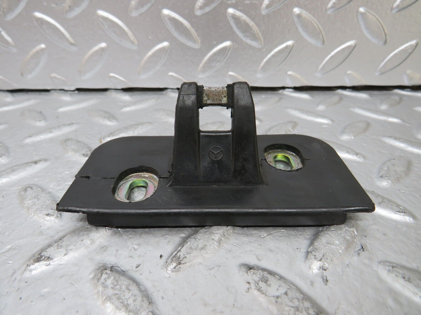 25847 Mercedes-Benz W124 280E Trunk Lock Latch