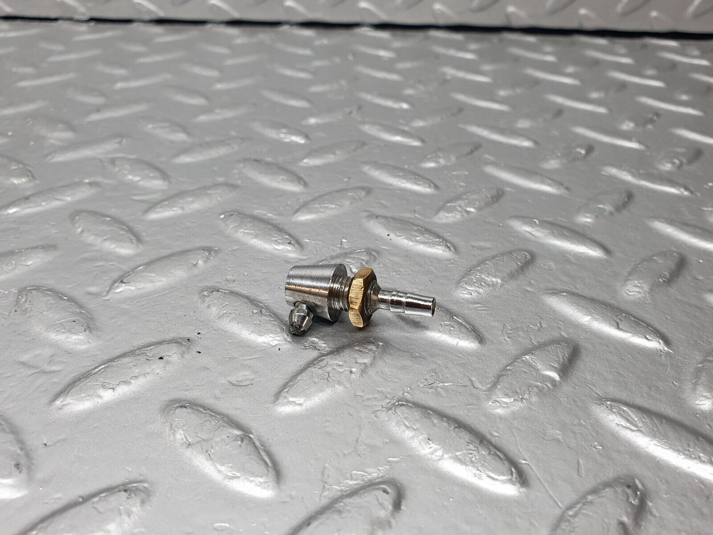 43382 Mercedes-Benz W108 280SE Windscreen Washer Nozzle