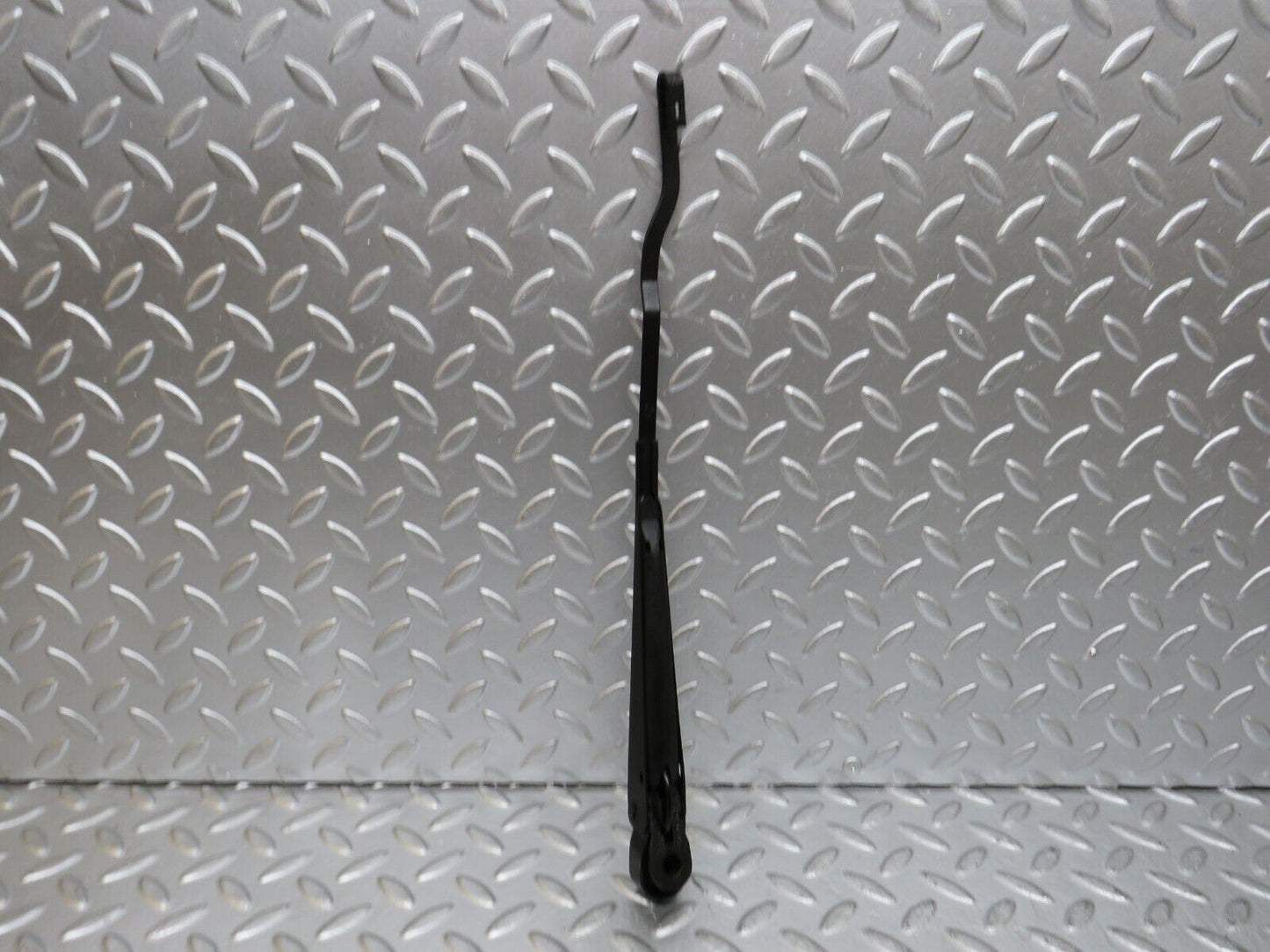 25428 Mercedes-Benz W123 200 Wiper Arm Bosch Right Side 3399990553