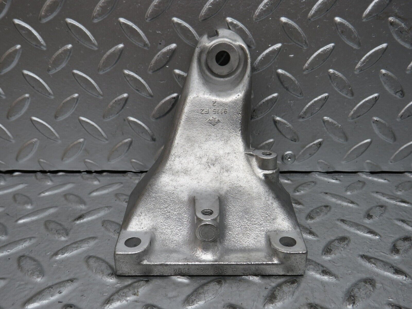 29033 Mercedes-Benz C124 320CE Coupe Engine Mount Bracket Left 6032236004