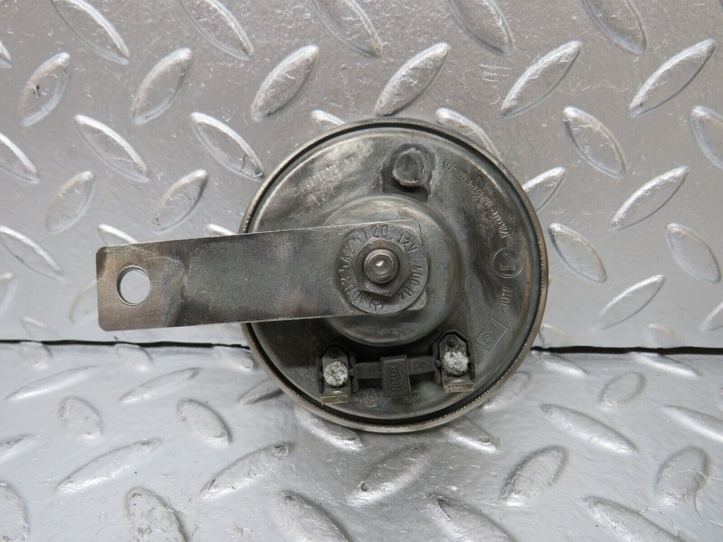 30618 Mercedes-Benz W201 190E 2.0L Horn Hella 002952