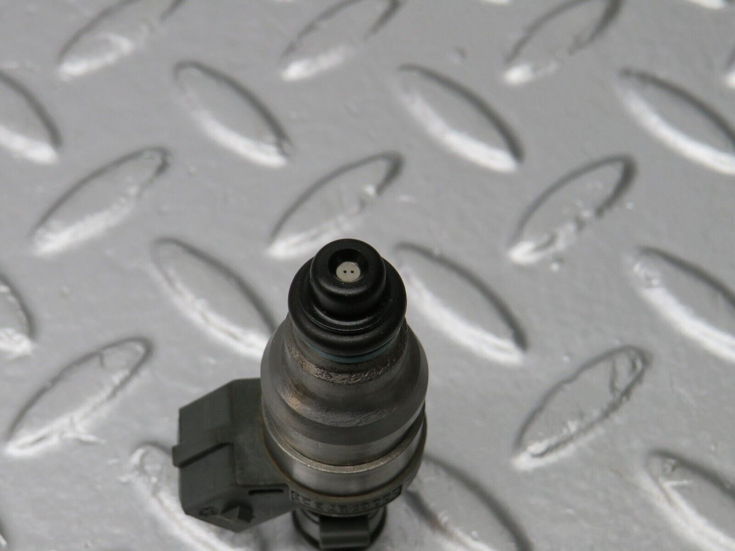 39421 Mercedes-Benz R129 320SL Coupe Fuel Injector Bosch 0000787323 0280155209