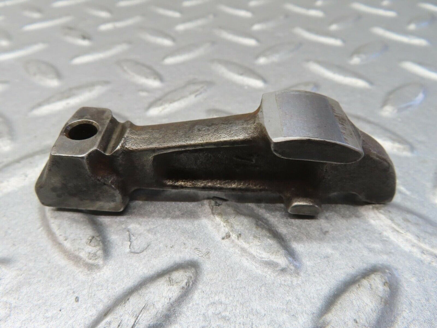 13377 Mercedes-Benz W111 230S Valve Rocker Arm With Retaining Spring