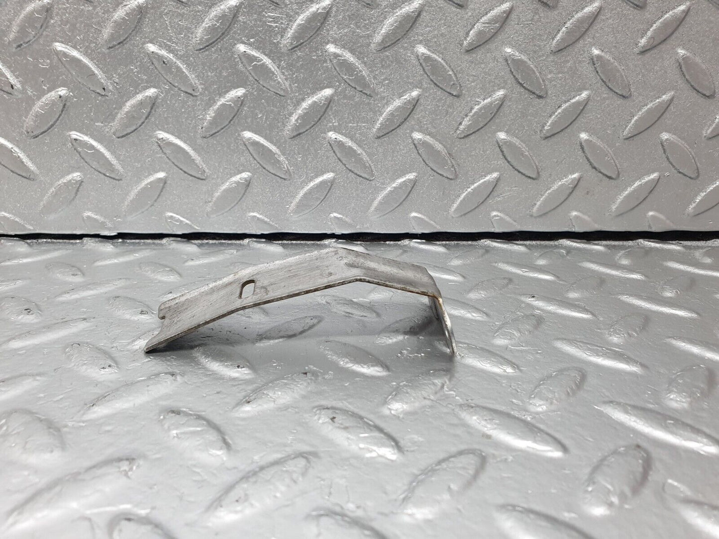 42603 Mercedes-Benz R129 320SL Coupe Wind Deflector Cover Support